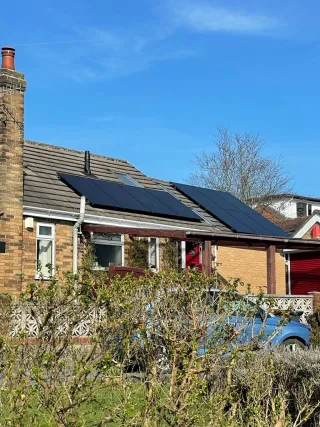 UK Solar Services Ltd image 7